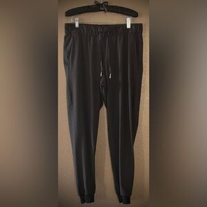 EUC… Lululemon | Women's Black On The Fly Joggers